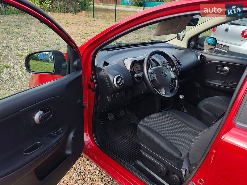 Хэтчбек Nissan Note 2008 в Березане