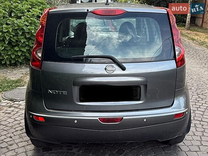 Хетчбек Nissan Note 2012 в Ужгороді