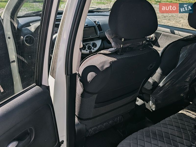 Хетчбек Nissan Note 2011 в Деражні