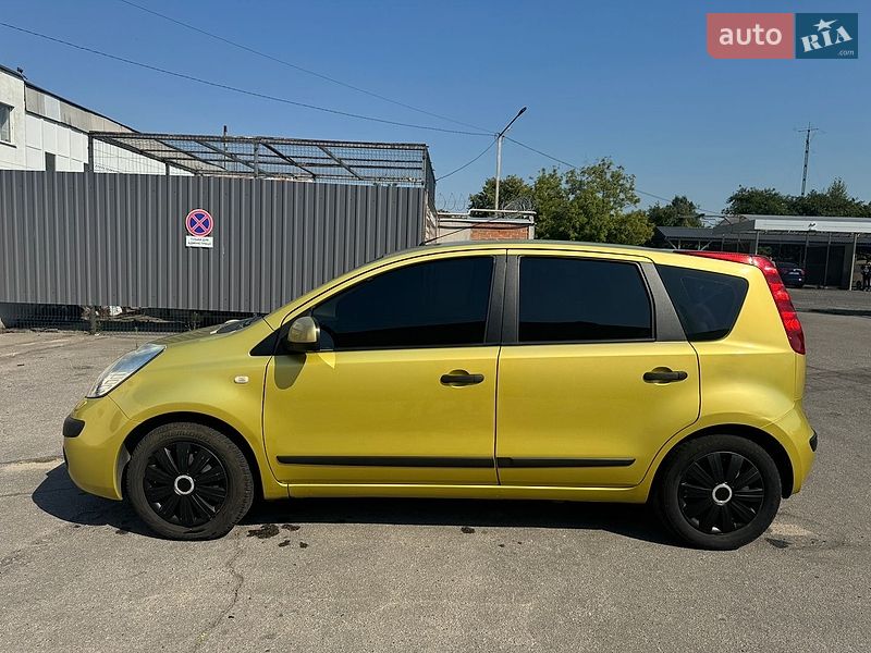 Хэтчбек Nissan Note 2006 в Полтаве