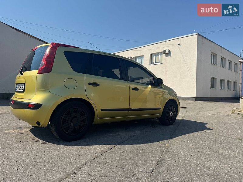 Хэтчбек Nissan Note 2006 в Полтаве