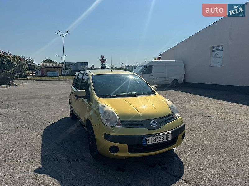 Хэтчбек Nissan Note 2006 в Полтаве