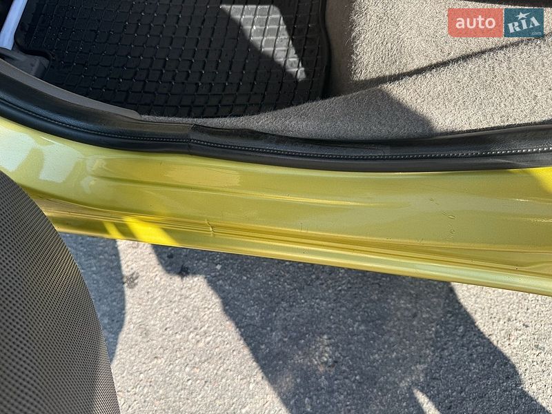 Хэтчбек Nissan Note 2006 в Полтаве
