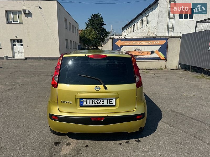 Хэтчбек Nissan Note 2006 в Полтаве