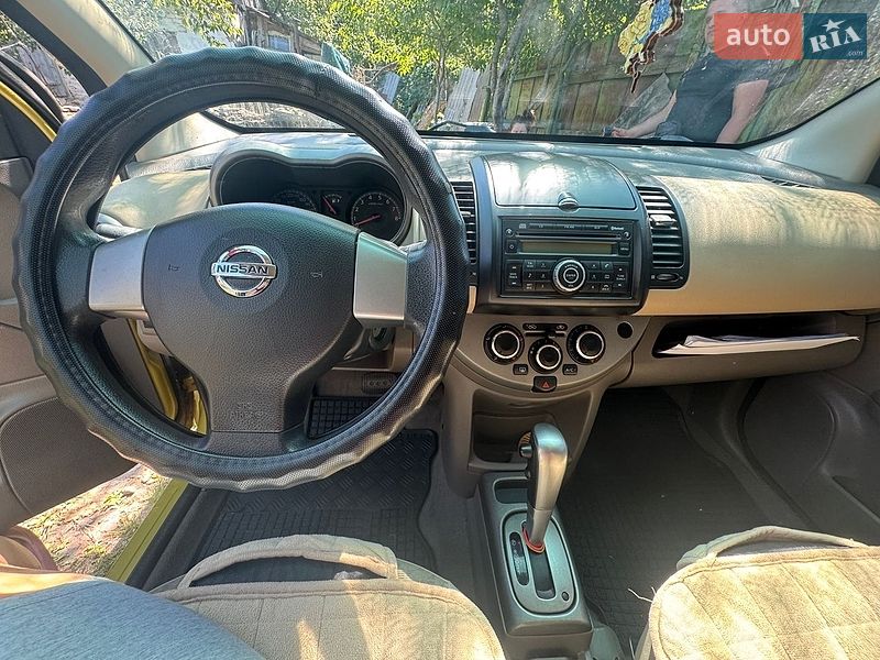 Хэтчбек Nissan Note 2006 в Полтаве