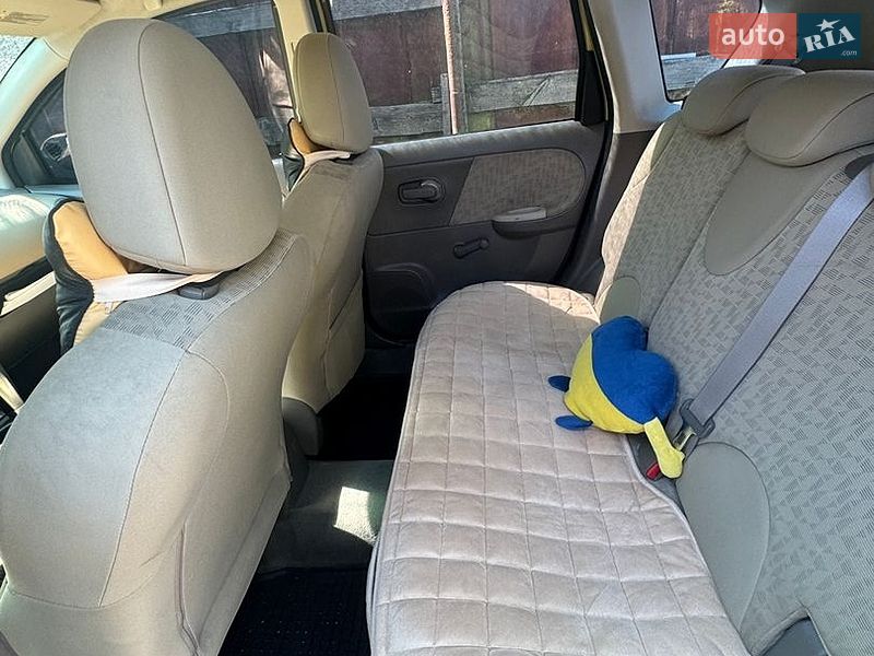 Хэтчбек Nissan Note 2006 в Полтаве