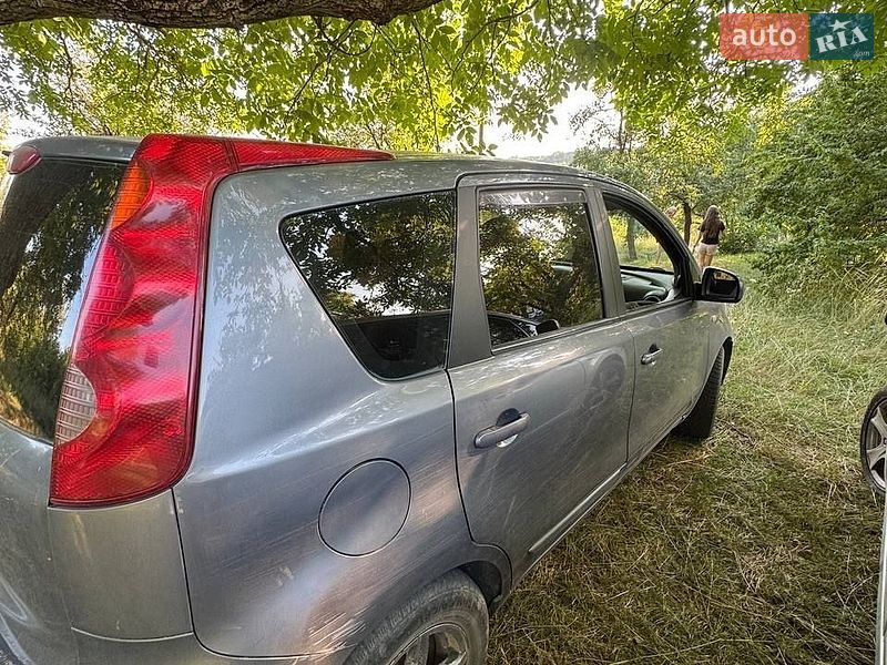 Хэтчбек Nissan Note 2006 в Черновцах