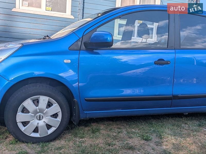 Хэтчбек Nissan Note 2008 в Надворной
