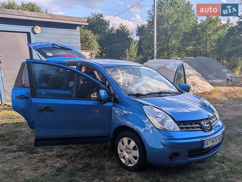 Хэтчбек Nissan Note 2008 в Надворной