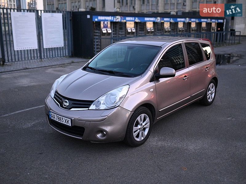 Хэтчбек Nissan Note 2010 в Киеве