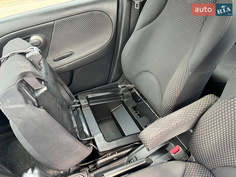 Хетчбек Nissan Note 2006 в Житомирі