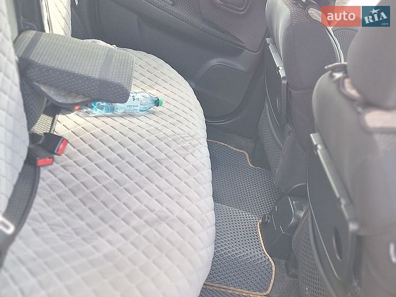 Хэтчбек Nissan Note 2006 в Павлограде