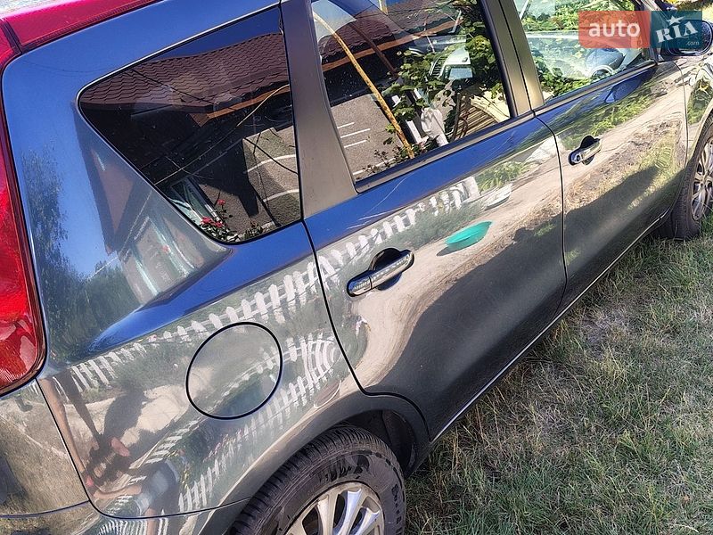 Хэтчбек Nissan Note 2011 в Киеве