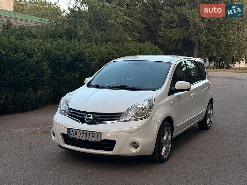 Хэтчбек Nissan Note 2012 в Умани