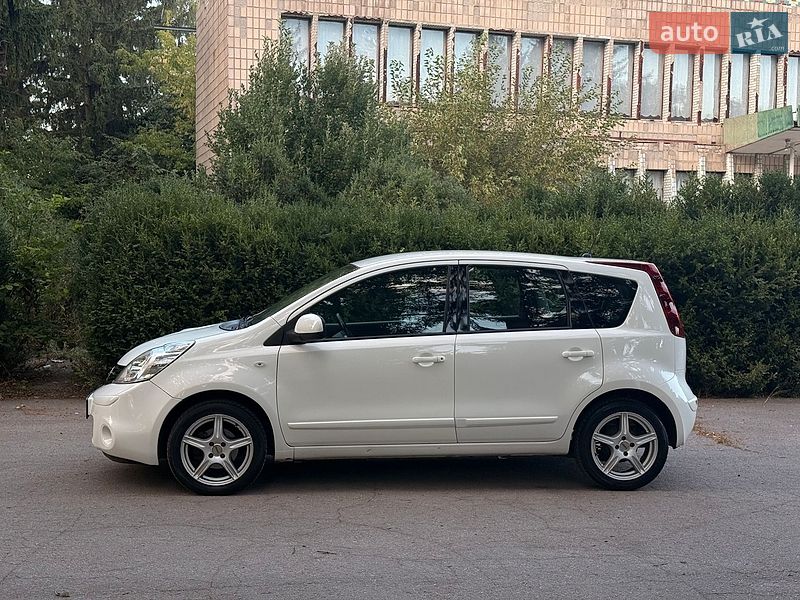 Хэтчбек Nissan Note 2012 в Умани