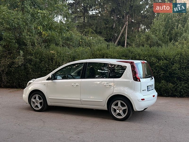 Хэтчбек Nissan Note 2012 в Умани