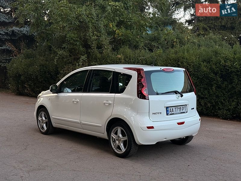 Хэтчбек Nissan Note 2012 в Умани