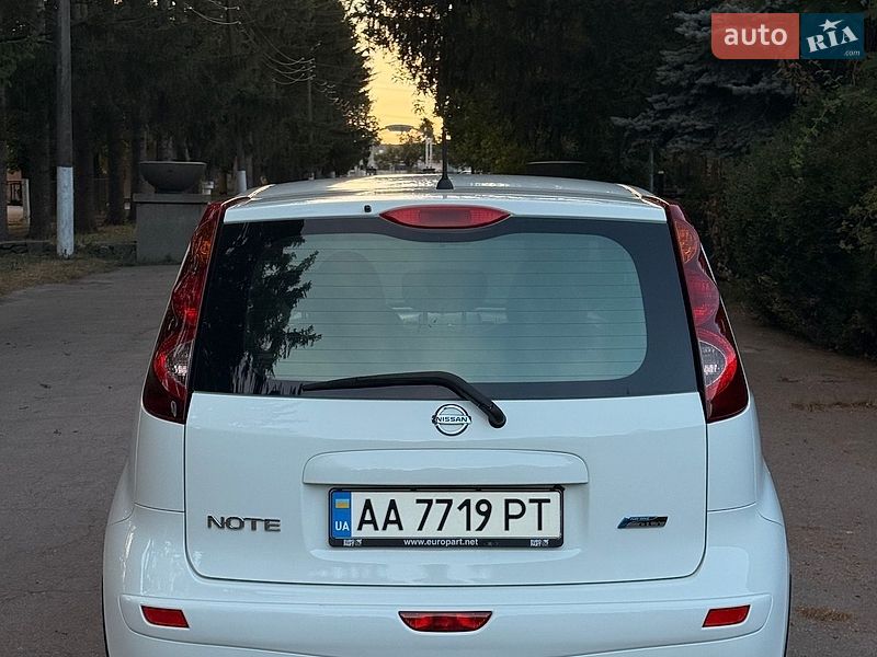 Хэтчбек Nissan Note 2012 в Умани