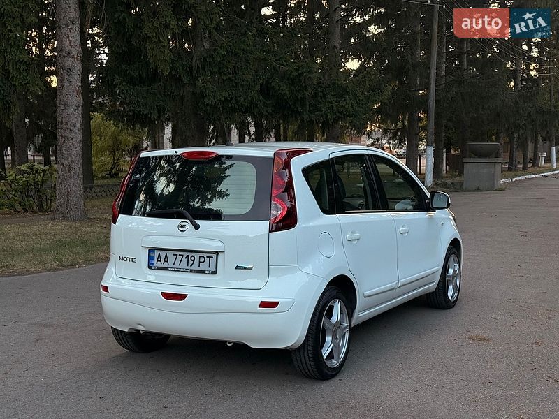 Хэтчбек Nissan Note 2012 в Умани