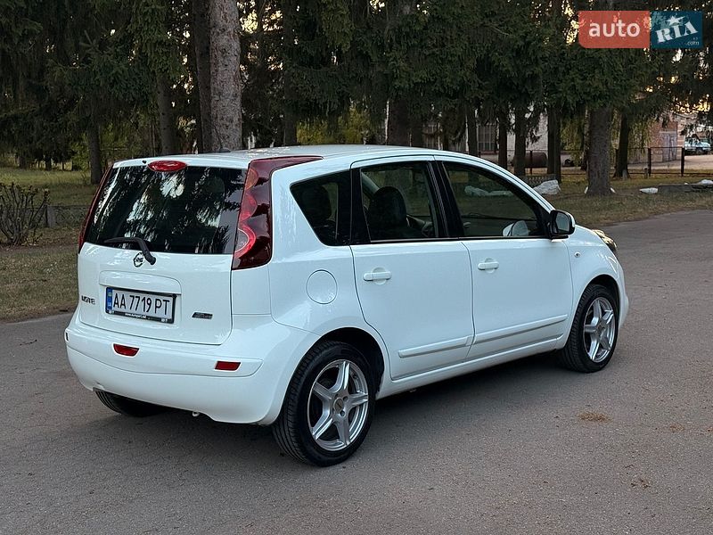 Хэтчбек Nissan Note 2012 в Умани