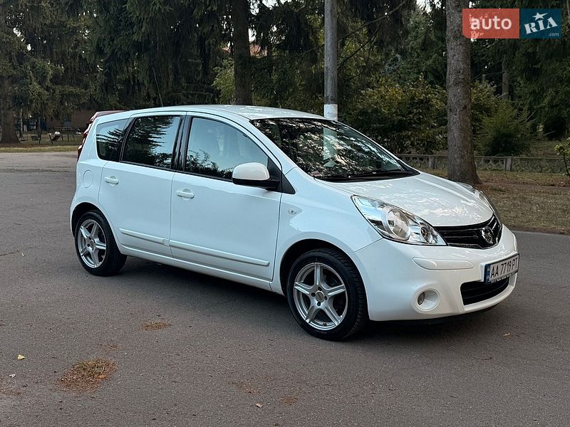 Хэтчбек Nissan Note 2012 в Умани