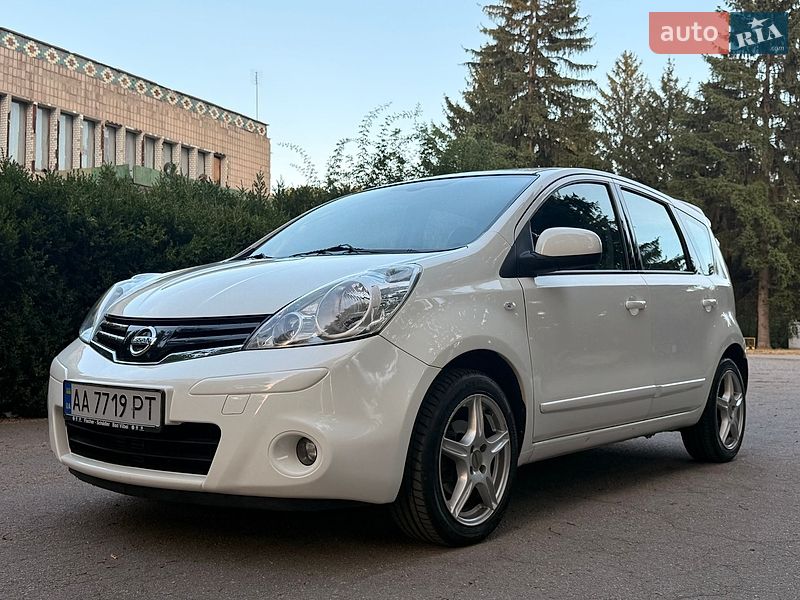 Хэтчбек Nissan Note 2012 в Умани
