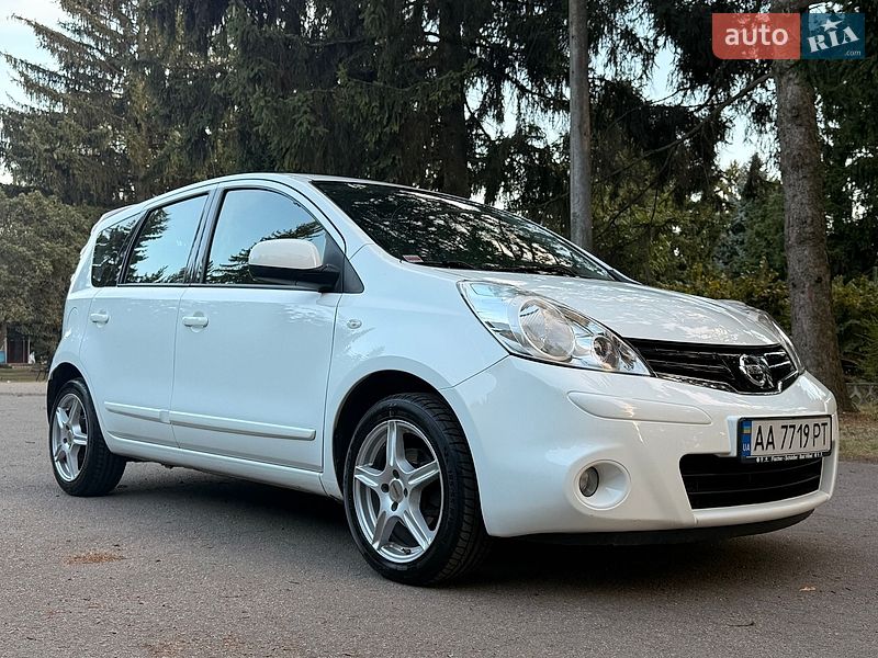 Хэтчбек Nissan Note 2012 в Умани