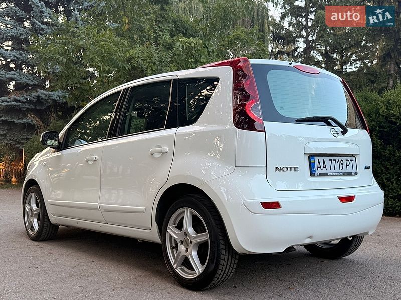 Хэтчбек Nissan Note 2012 в Умани