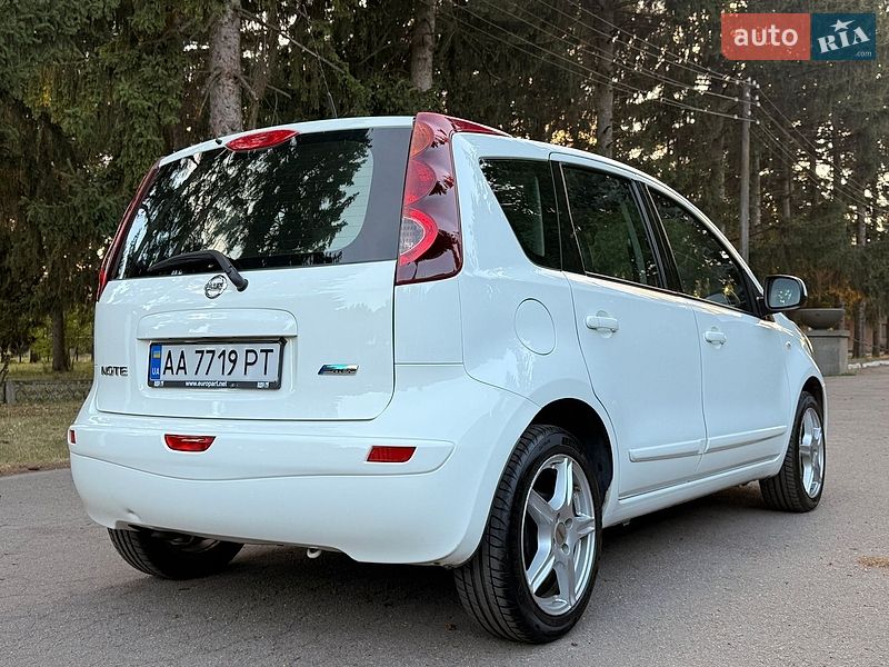 Хэтчбек Nissan Note 2012 в Умани
