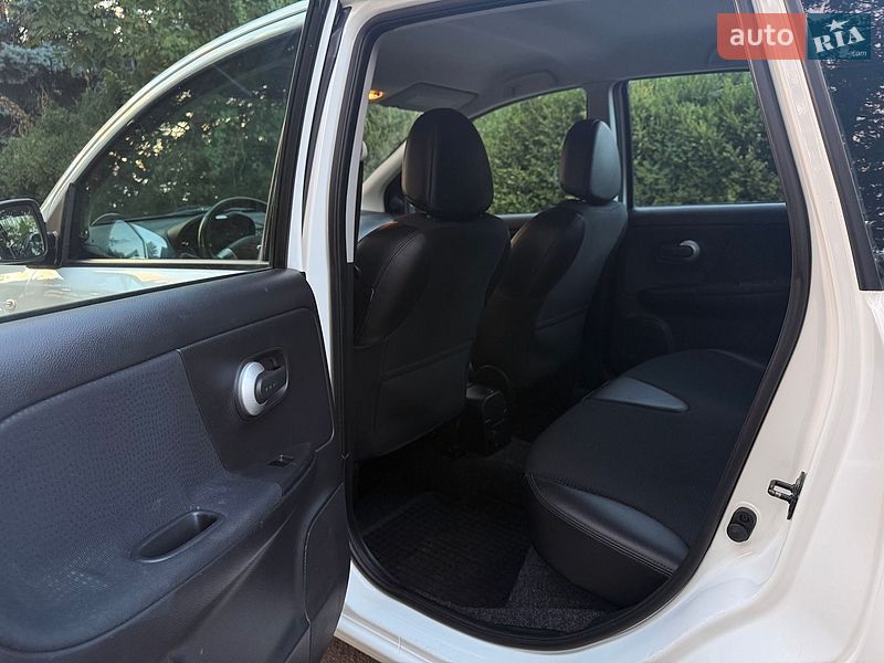 Хэтчбек Nissan Note 2012 в Умани