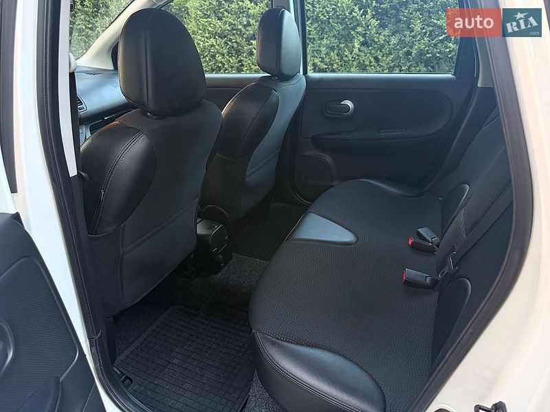 Хэтчбек Nissan Note 2012 в Умани
