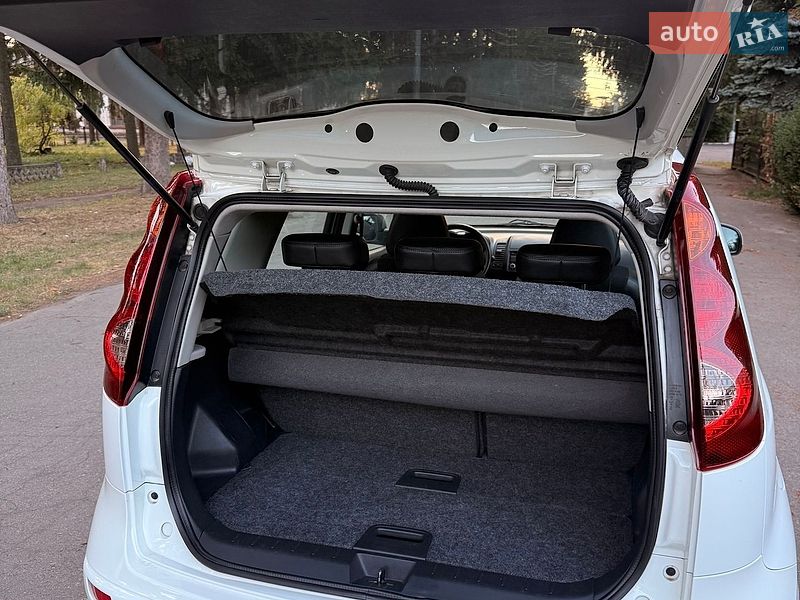 Хэтчбек Nissan Note 2012 в Умани