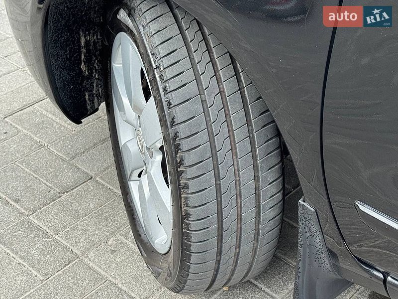 Хэтчбек Nissan Note 2008 в Днепре