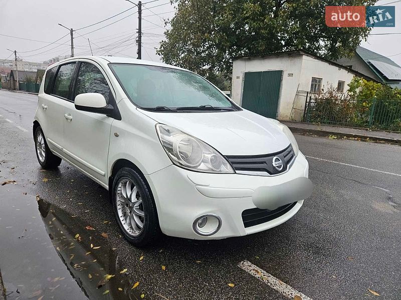 Хэтчбек Nissan Note 2013 в Виннице