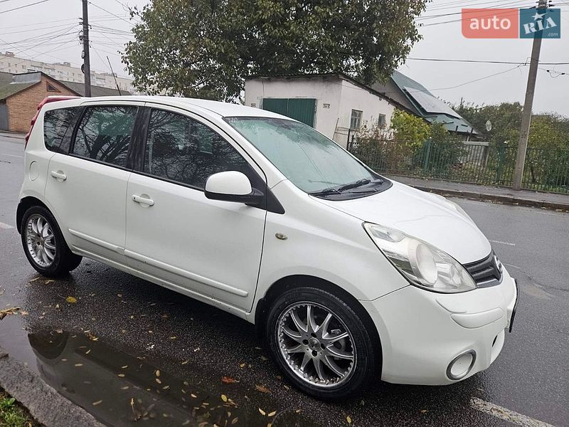 Хэтчбек Nissan Note 2013 в Виннице