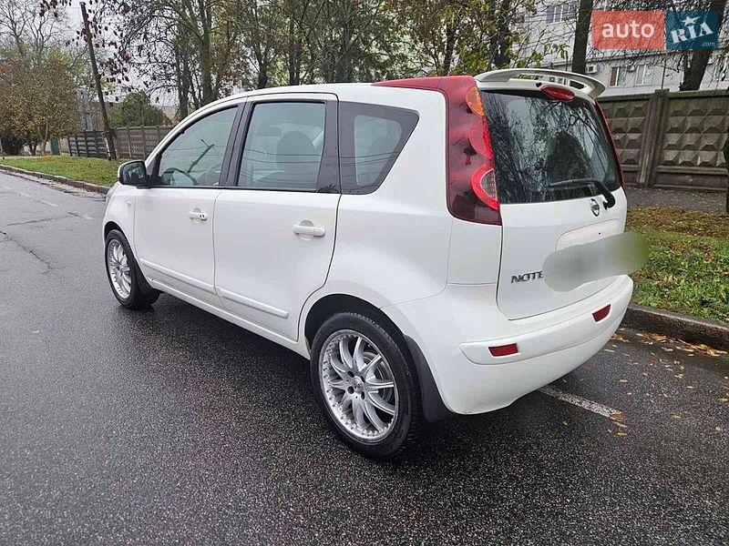 Хэтчбек Nissan Note 2013 в Виннице