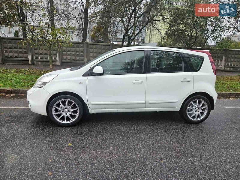 Хэтчбек Nissan Note 2013 в Виннице