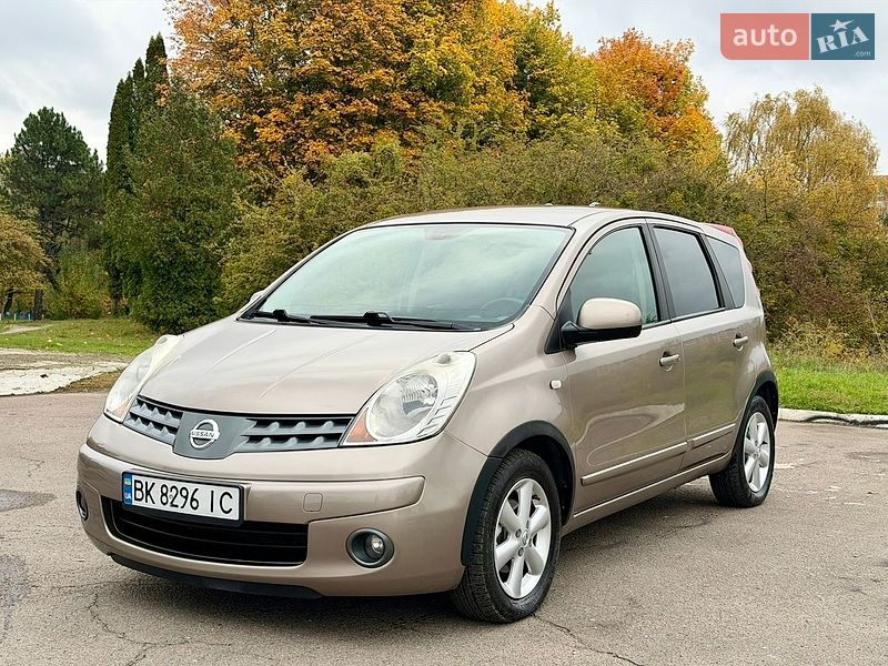 Хэтчбек Nissan Note 2008 в Ровно