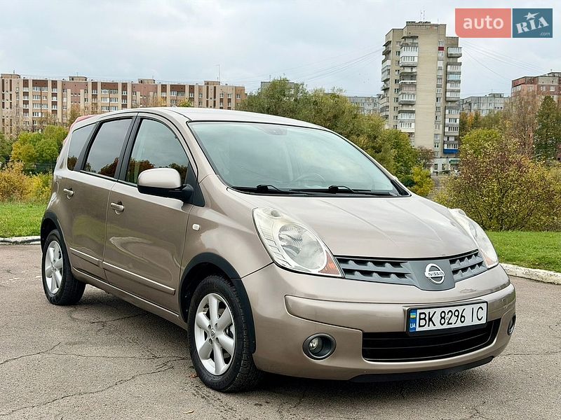 Хэтчбек Nissan Note 2008 в Ровно
