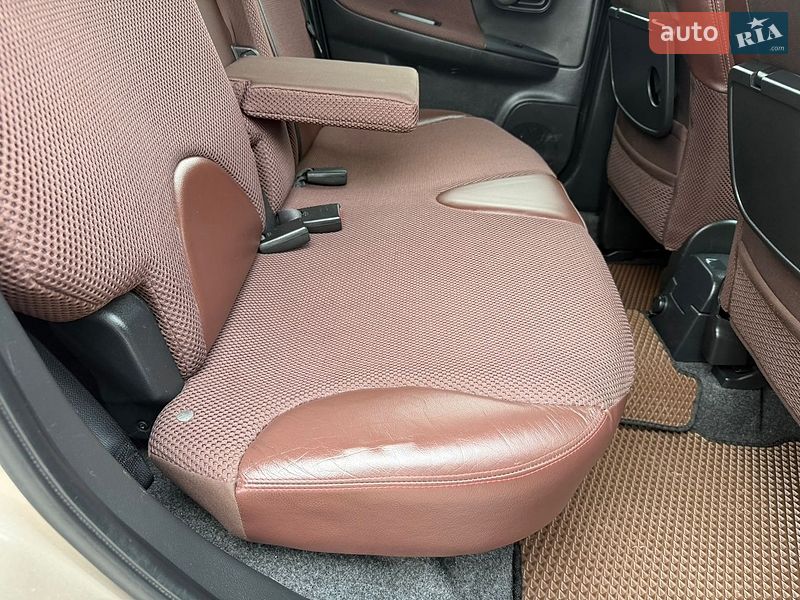 Хэтчбек Nissan Note 2008 в Ровно