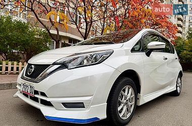 Хэтчбек Nissan Note 2016 в Киеве
