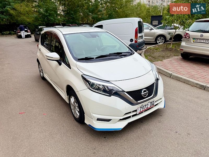 Хэтчбек Nissan Note 2016 в Киеве