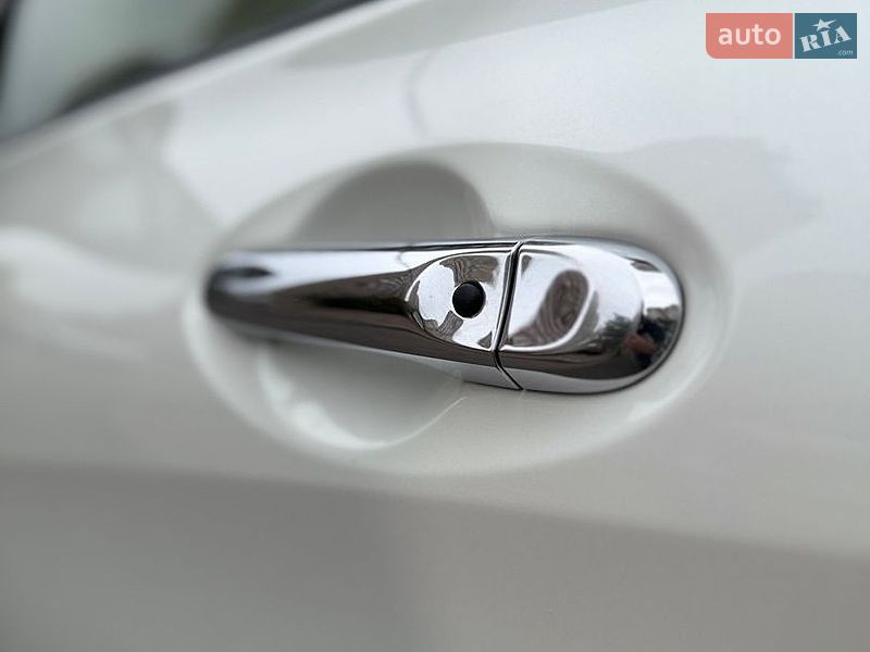 Хэтчбек Nissan Note 2016 в Киеве