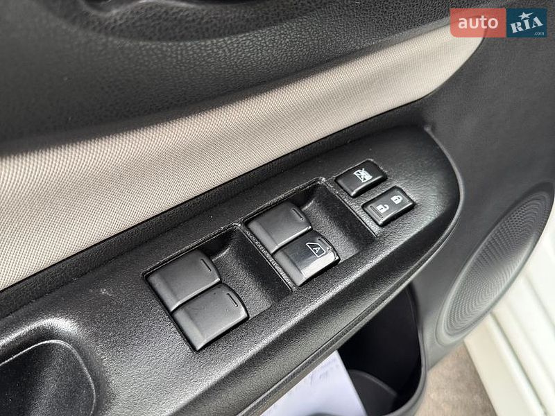 Хэтчбек Nissan Note 2016 в Киеве