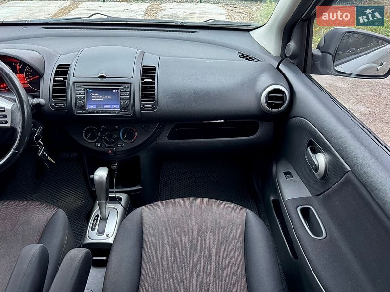 Хэтчбек Nissan Note 2010 в Киеве