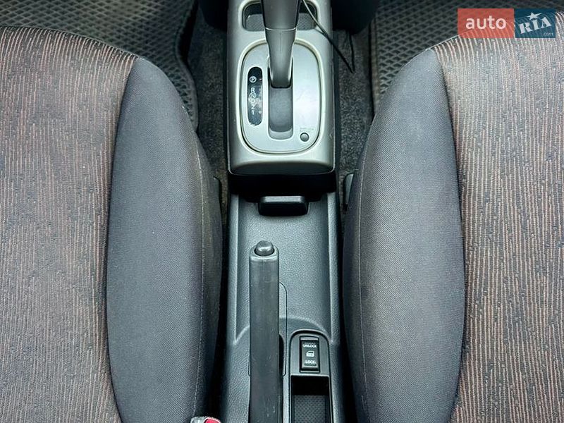 Хэтчбек Nissan Note 2010 в Киеве