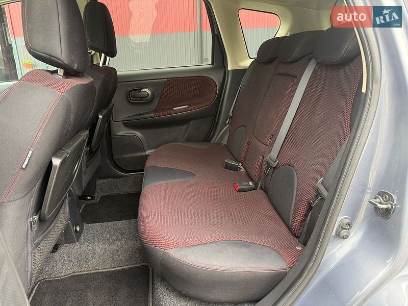 Хэтчбек Nissan Note 2007 в Дубно