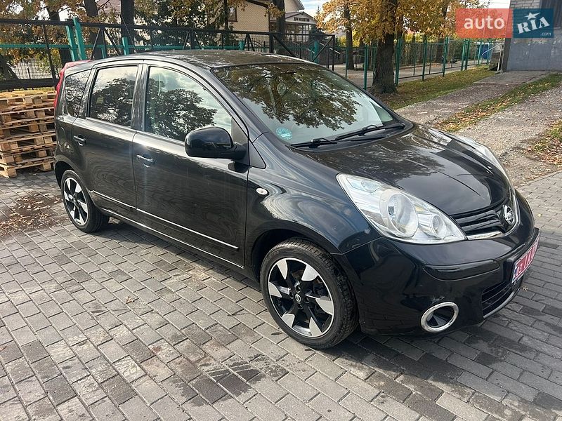 Хэтчбек Nissan Note 2012 в Киверцах