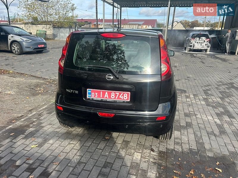 Хэтчбек Nissan Note 2012 в Киверцах