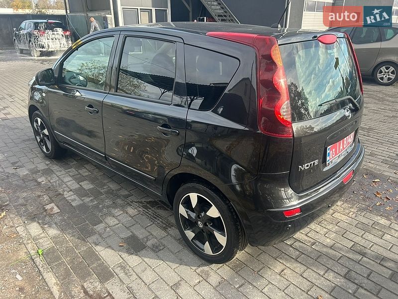 Хэтчбек Nissan Note 2012 в Киверцах